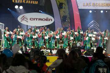 Los nietos de Sary Mánchez abren la final de murgas del Carnaval de 'Una noche en Río' (Foto TA)